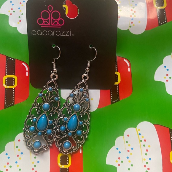 💎 2/$8 Blue and Silver Earrings